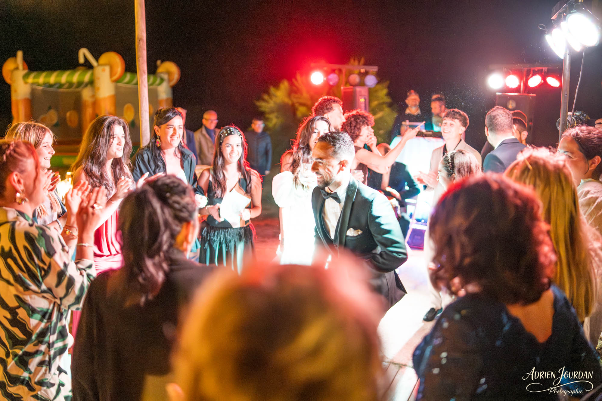 Mariage en Corse — mariés en train de danser